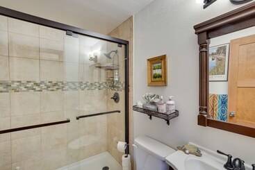 Sunriver Resort Home: Near Skiing, Town & Trails