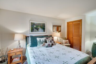 Sunriver Resort Home: Near Skiing, Town & Trails