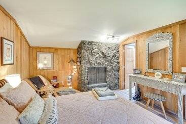 Sunriver Resort Home: Near Skiing, Town & Trails