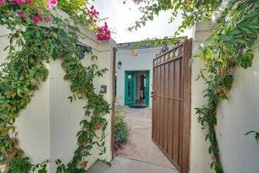 Tucson Cottage W/ Patio < 2 Mi From Downtown & Ua!