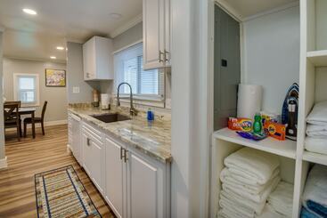 Walk To Beach: Hampton Home W/ Grill!