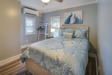 Walk To Beach: Hampton Home W/ Grill!
