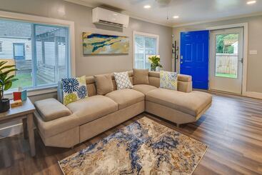 Walk To Beach: Hampton Home W/ Grill!