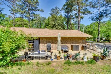 Whimsical Athens Home 3 Mi To Sanford Stadium