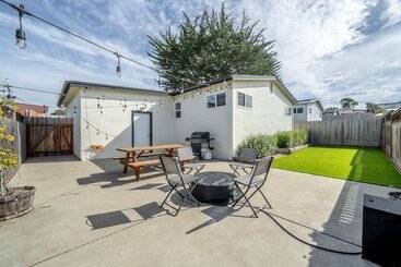 Your Dream Seaside Vacation! Charming 2 Bdr Home