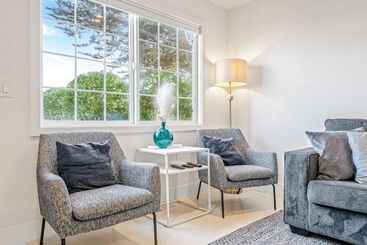Your Dream Seaside Vacation! Charming 2 Bdr Home