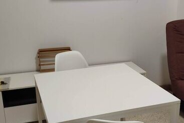 هاستل Hostal Estudios