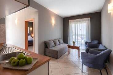 تختخواب و صبحانه Ampelia Hotel Kassandra