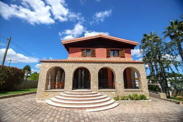 B&b Villa Adriana   Castel Del Monte