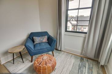 Belmont Vacation Home W/ Fire Pit: Walk Downtown!