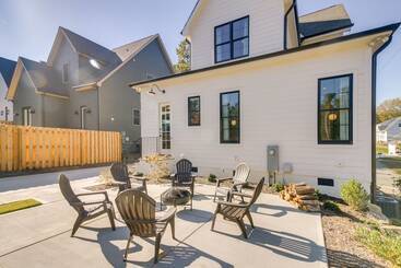 Belmont Vacation Home W/ Fire Pit: Walk Downtown!