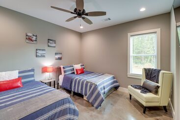 Chic Arkansas Retreat W/ Patio, Grill & Fire Pit!