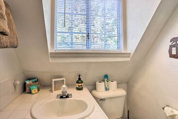 Near Skiing:  The Knotty Pine Cottage  In Big Bear