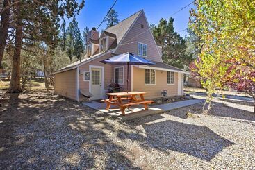 Near Skiing:  The Knotty Pine Cottage  In Big Bear