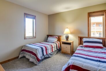 Cozy Illinois Abode W/ Deck & Grill, Near Golfing!