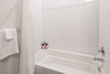 Cozysuites Artistry Cincinnati