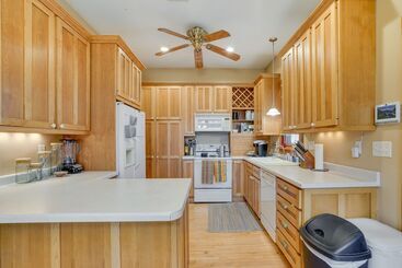 بيت ريفى Eau Claire Retreat: Close To Chippewa Riverfront!
