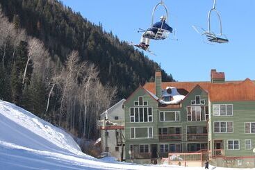 Etta Place Too 107 By Avantstay Close To Town & The Slopes! In Complex W/ Communal Pool & Hot Tub