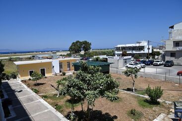 Helena Apartments In Paradisi