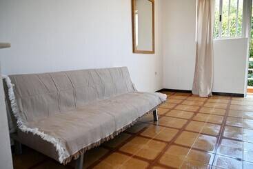 Helena Apartments In Paradisi
