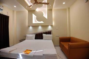 هتل Hindusthan Inn