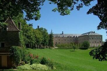 هتل Le Grand Couvent De Gramat