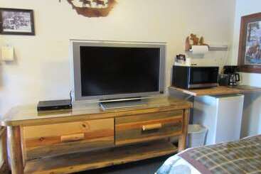 هتل The Woodsman Country Lodge