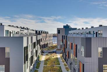 4 Mi To Center City: Philly Home W/ Rooftop Deck