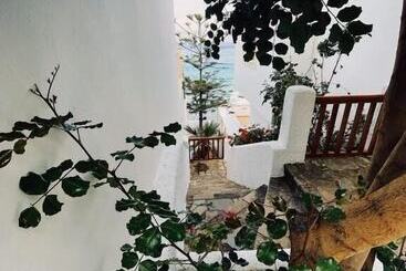 Nereides Seaside Apartments