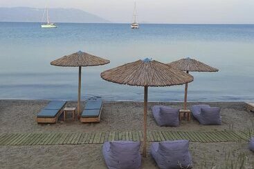 Nereides Seaside Apartments