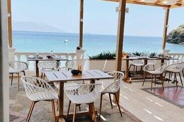 Nereides Seaside Apartments