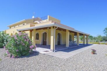پانسیون Minissale Farm House