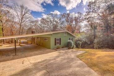 Pet Friendly Chattanooga Cabin W/ Hot Tub & Kayaks