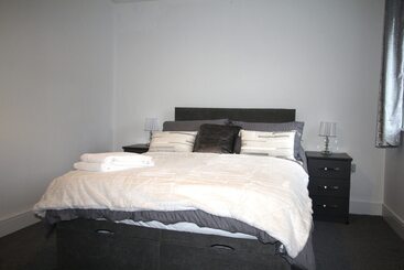 اقامتگاه 2 Bed Bungalow   Large Enclosed Garden   New Build