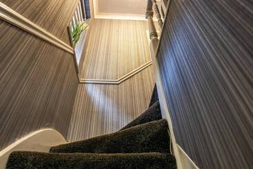 اقامتگاه Immaculate 3 Bed Luxury House In Dagenham London