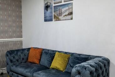 اقامتگاه Immaculate 3 Bed Luxury House In Dagenham London