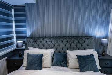 اقامتگاه Immaculate 3 Bed Luxury House In Dagenham London