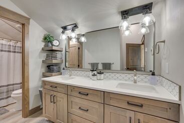 بيت ريفى Spacious Mccall Home W/ Private Lake Access!