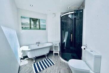Stunning 3 Bed Cottage, 15mins From Newcastle