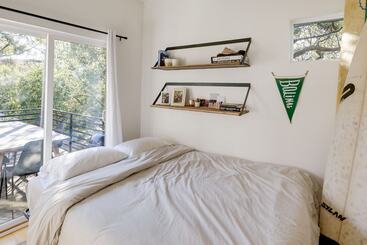 Stylish Austin Home W/ Hot Tub: 3 Mi To Downtown!