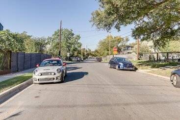 Stylish Austin Home W/ Hot Tub: 3 Mi To Downtown!
