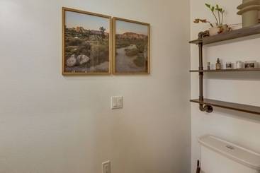 Stylish Austin Home W/ Hot Tub: 3 Mi To Downtown!