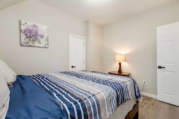 کلبه Updated Denver Home Near Parks, Dining & Shops!
