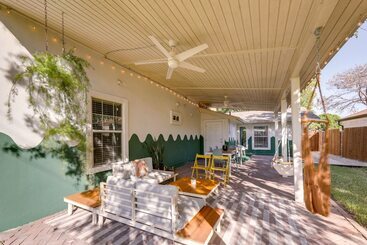 Vibrant Home W/ Patio: 5 Mi To Downtown Austin!