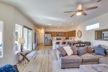 Bullhead City Home: Central A/c + Pool Access