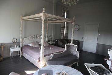 تختخواب و صبحانه Le Petit Chateau Vaartdijk