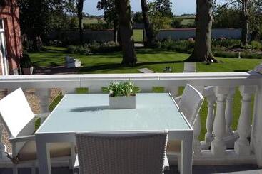 تختخواب و صبحانه Le Petit Chateau Vaartdijk