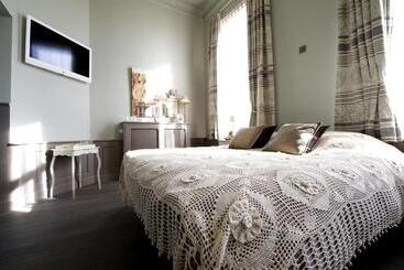 تختخواب و صبحانه Le Petit Chateau Vaartdijk