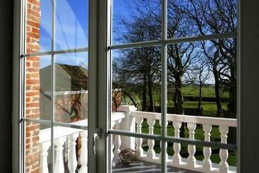 تختخواب و صبحانه Le Petit Chateau Vaartdijk