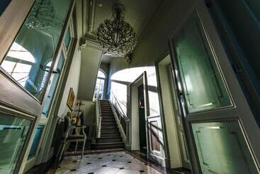 تختخواب و صبحانه Le Petit Chateau Vaartdijk